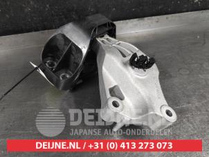 Mitsubishi Colt Engine mount O644948 photo 2