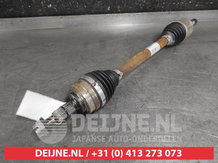 Mitsubishi Colt Aandrijfas links-voor O645041