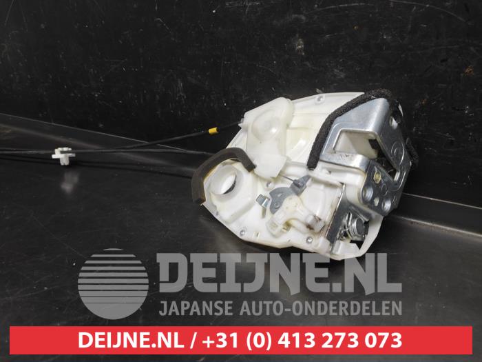 Suzuki Swift Türschlossmechanik 4-türig rechts hinten O645150