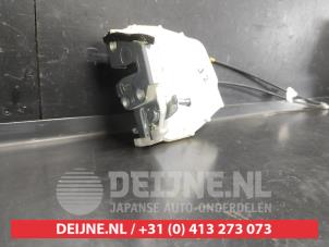 Suzuki Swift Rear door mechanism 4-door, right O645150 photo 3