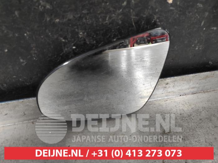 Toyota Auris Spiegelglas links O645198