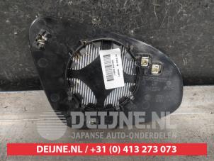 Toyota Auris Mirror glass, left O645198 photo 2