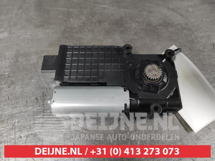Nissan Qashqai Schiebedach Motor O645353