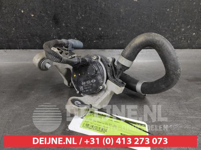 Kia Sportage Additional water pump O645579