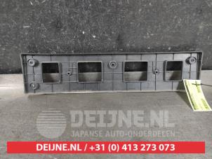 Kia Sportage Kentekenplaathouder voor O645604 foto 2