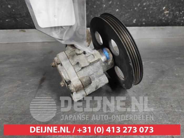 Stuurbekrachtiging Pomp van een Infiniti FX (S50) 45 4.5i 32V VVT AWD 2006