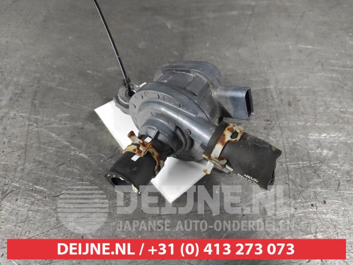 Toyota C-HR Additional water pump O645869