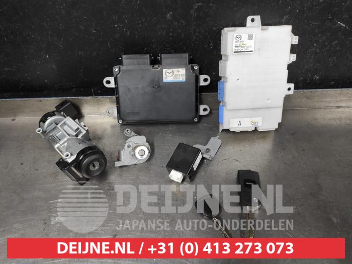 Mazda 5 Slotenset Cilinder (compleet) O645981