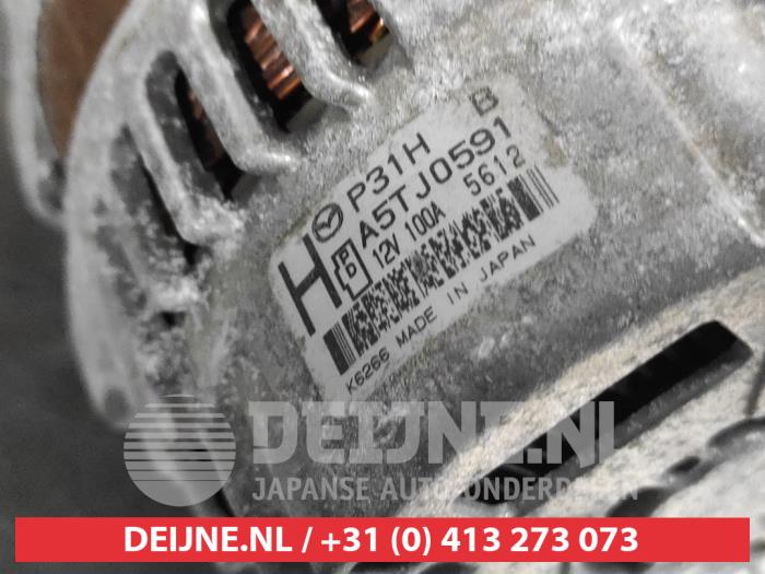 Dynamo van een Mazda MX-5 (ND) 1.5 Skyactiv G-131 16V 2015