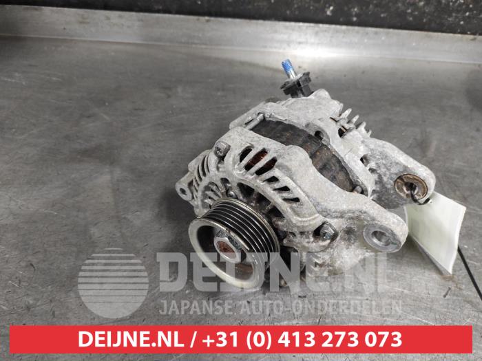 Gebruikte Alternator Mitsubishi Space Star (A0) 1.0 12V Prijs € 35,00 Margeregeling aangeboden door V.Deijne Jap.Auto-onderdelen BV