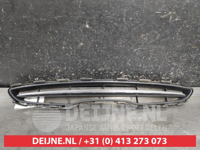 Nissan Micra Grille O646427