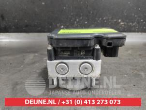 Gebruikte ABS Pomp Nissan Micra (K13) 1.2 12V DIG-S Prijs € 75,00 Margeregeling aangeboden door V.Deijne Jap.Auto-onderdelen BV