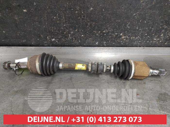 Nissan Micra Aandrijfas links-voor O646440