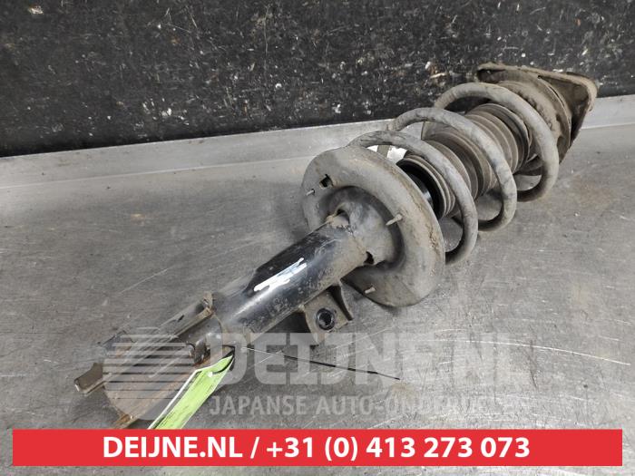Hyundai I30 Stoßdämpferstrebe links vorne O646727