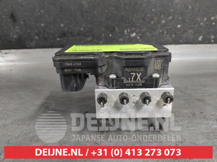 Gebruikte ABS Pomp Toyota Corolla (E21/EA1/EH1) 2.0 16V Hybrid Prijs € 150,00 Margeregeling aangeboden door V.Deijne Jap.Auto-onderdelen BV