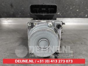 Toyota Corolla ABS pump O646838 photo 3