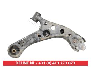 Toyota Corolla Front lower wishbone, left O646848 photo 2