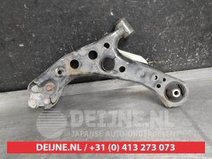 Toyota Corolla Front lower wishbone, right O646850 photo 2