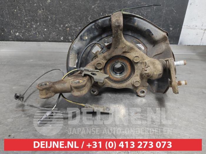 Toyota Prius Plus Fusee rechts-voor O647072