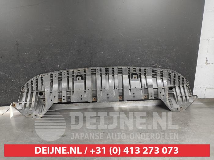 Toyota Prius Plus Bumper onderplaat O647083
