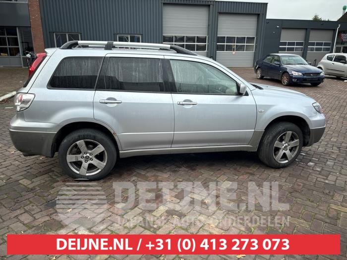 Mitsubishi Outlander Tür 4-türig rechts hinten O647282