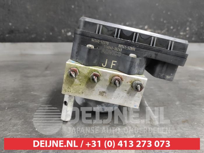 Gebruikte ABS Pomp Toyota Urban Cruiser 1.33 Dual VVT-I 16V 2WD Prijs € 100,00 Margeregeling aangeboden door V.Deijne Jap.Auto-onderdelen BV