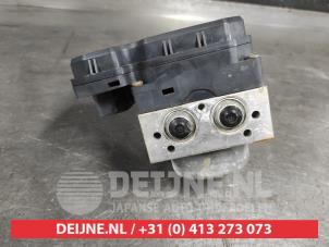 Toyota Urban Cruiser ABS pump O647388 photo 2