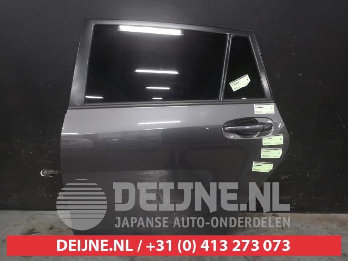 Toyota Verso Rear door 4-door, left O647612
