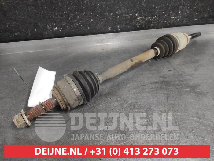 Gebruikte Aandrijfas rechts-voor Mitsubishi Outlander (CU) 2.0 16V 4x4 Prijs € 50,00 Margeregeling aangeboden door V.Deijne Jap.Auto-onderdelen BV