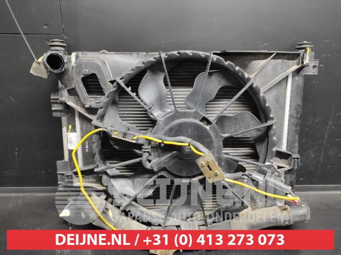 Gebruikte Radiateur Hyundai i20 1.1 CRDi VGT 12V Prijs € 50,00 Margeregeling aangeboden door V.Deijne Jap.Auto-onderdelen BV