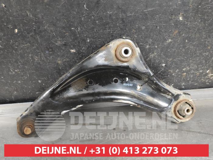 Nissan Leaf Draagarm onder links-voor O647749