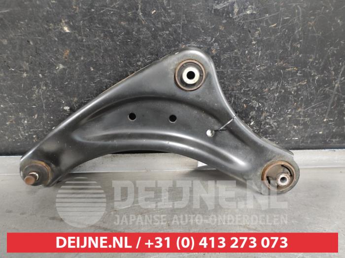 Nissan Leaf Front lower wishbone, left O647793