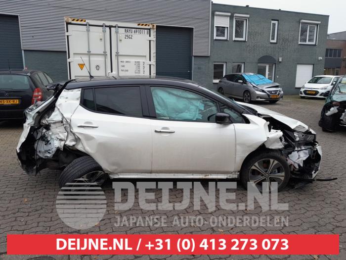 Nissan Leaf Door window 4-door, front right O648227