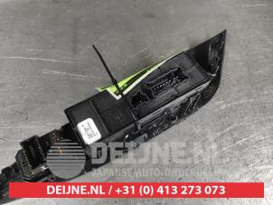Nissan Leaf Multi-functional window switch O648325 photo 2