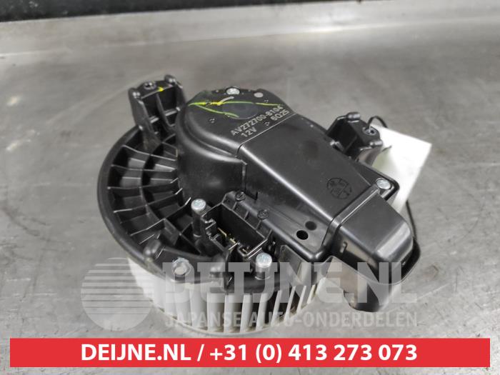 Toyota Verso Heating and ventilation fan motor O648307