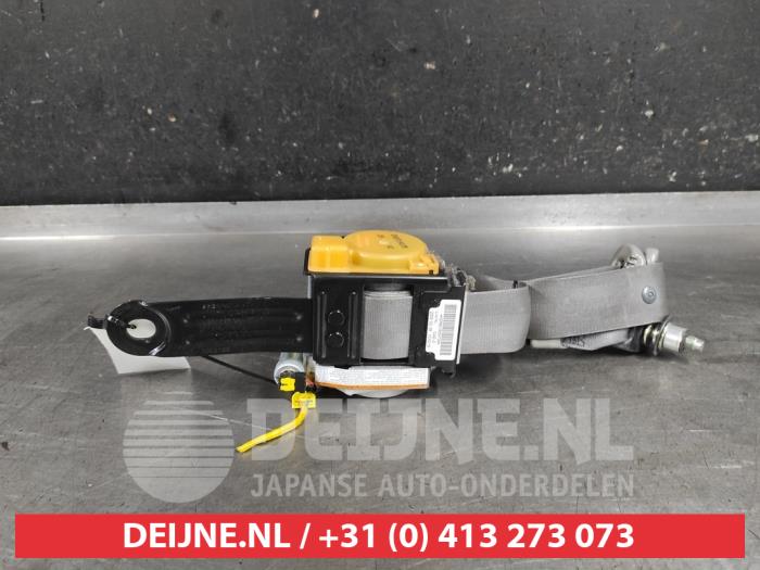 Honda Insight Front seatbelt, left O648361