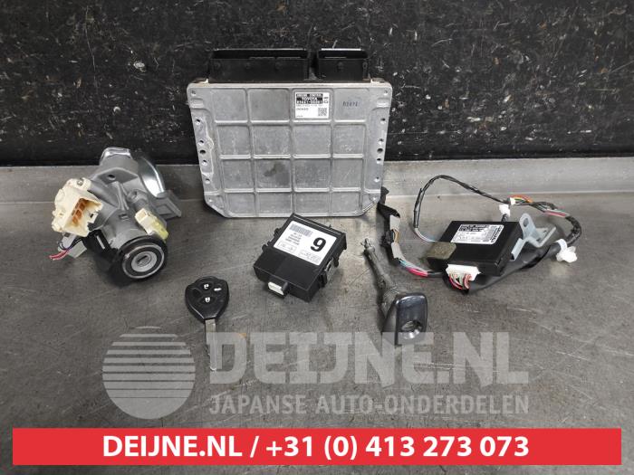 Toyota Avensis Kontaktslot+Sleutel O648532