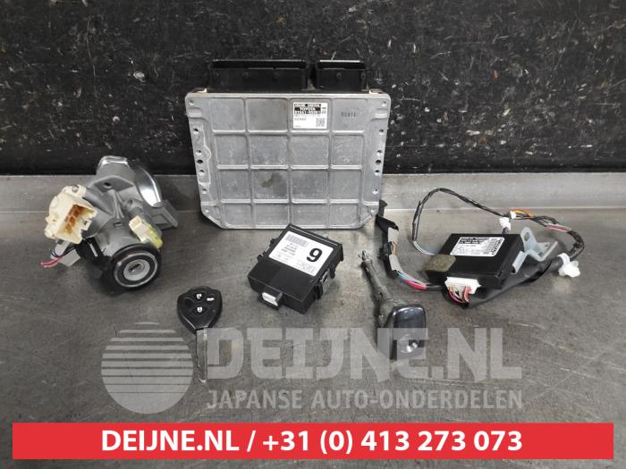 Toyota Avensis Slotenset Cilinder (compleet) O648533