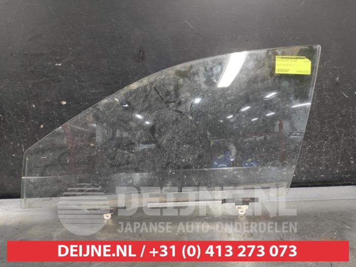 Toyota Corolla Türscheibe 4-türig links vorne O648550