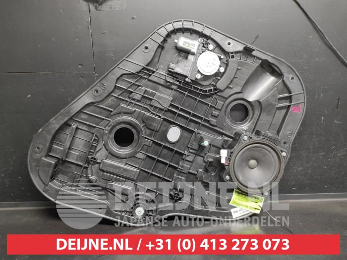 Kia Sorento Rear door window mechanism 4-door, right O648602