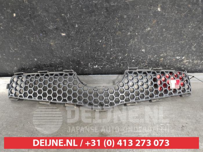 Toyota Yaris Grille O648642