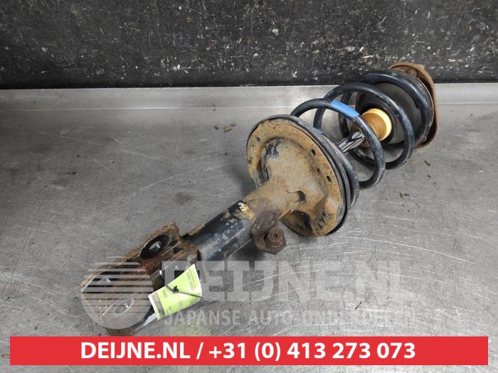 Toyota Corolla Stoßdämpferstrebe links vorne O649006