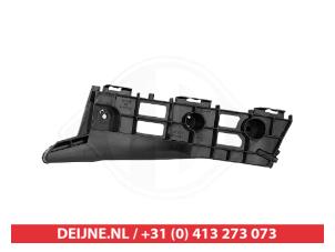 Nieuwe Bumpersteun rechts-voor Toyota Prius Prijs € 19,99 Inclusief btw aangeboden door V.Deijne Jap.Auto-onderdelen BV