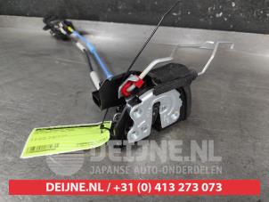 Kia Picanto Door lock mechanism 4-door, front left O649369 photo 2