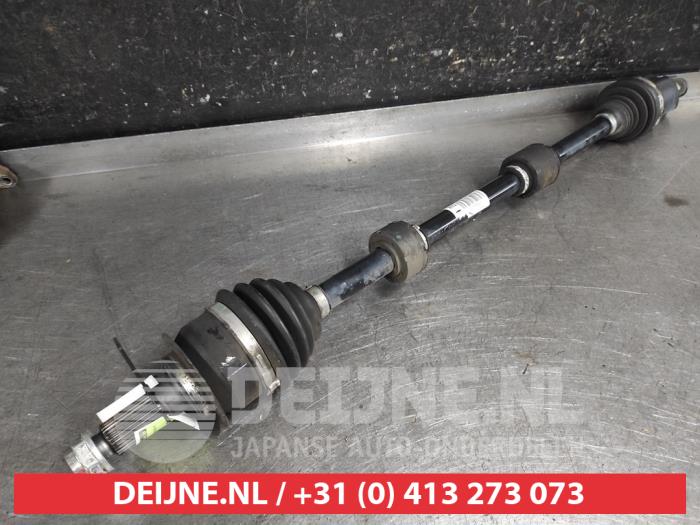 Gebruikte Steekas rechts-voor Suzuki Vitara (LY/MY) 1.4 S Turbo 16V Prijs € 75,00 Margeregeling aangeboden door V.Deijne Jap.Auto-onderdelen BV