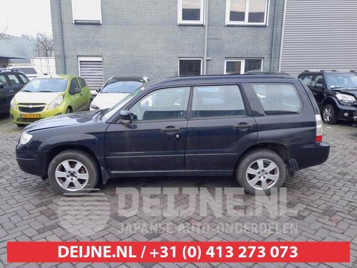 Subaru Forester Türscheibe 4-türig links hinten O649622
