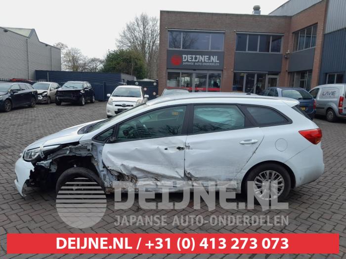 Kia Ceed Extra window 4-door, left O649681