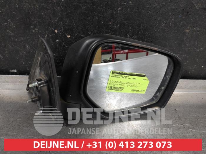 Mitsubishi L200 Wing mirror, right O649751