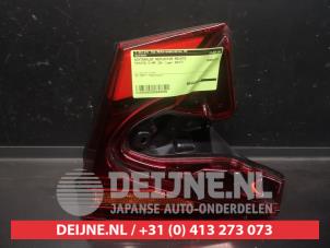 Gebruikte Achterklep reflector rechts Toyota C-HR (X1,X5) 1.8 16V Hybrid Prijs € 50,00 Margeregeling aangeboden door V.Deijne Jap.Auto-onderdelen BV