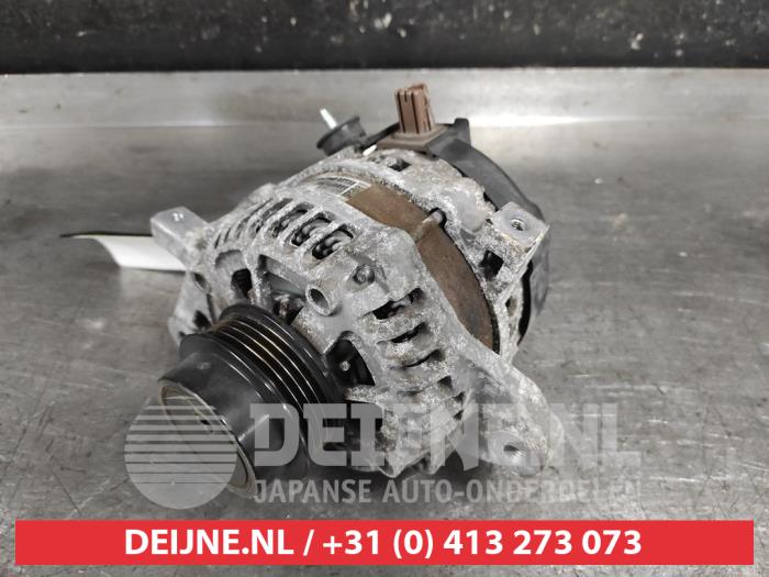 Gebruikte Dynamo Toyota Yaris III (P13) 1.33 16V Dual VVT-I Prijs € 45,00 Margeregeling aangeboden door V.Deijne Jap.Auto-onderdelen BV